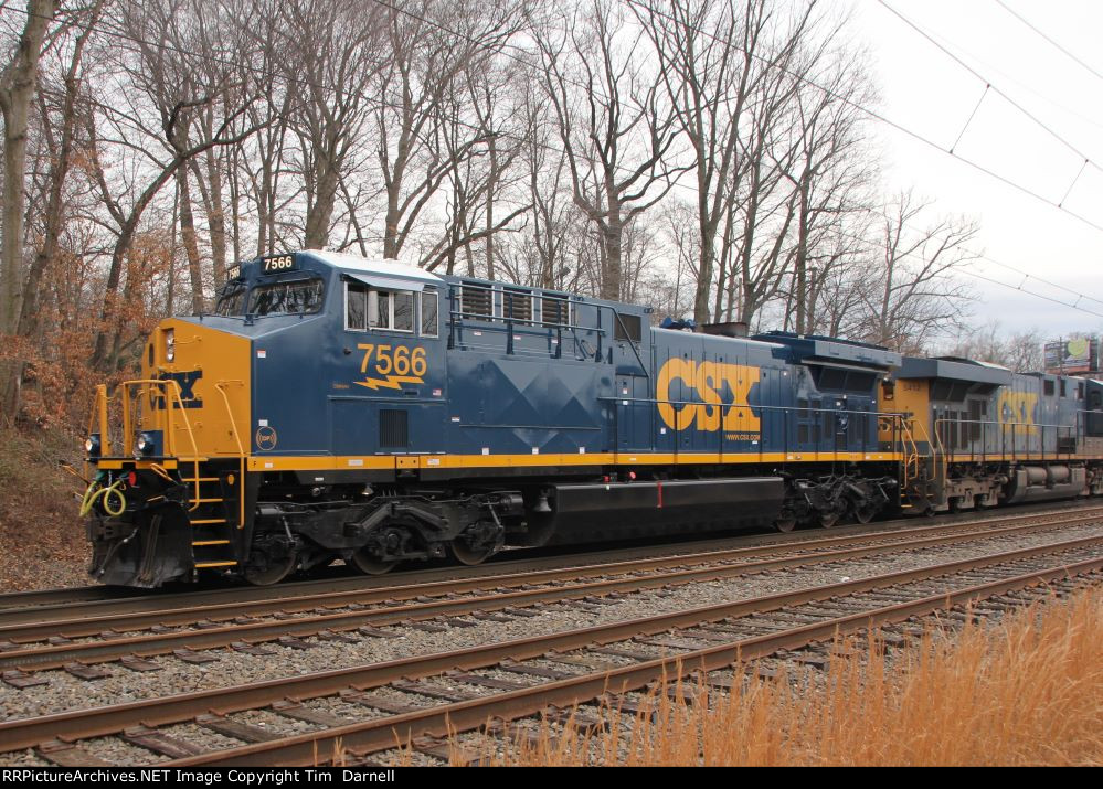 CSX 7566 leads M404